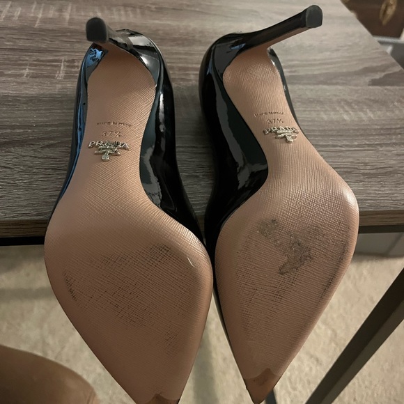 Prada Vernice patent leather pump - Picture 6 of 6